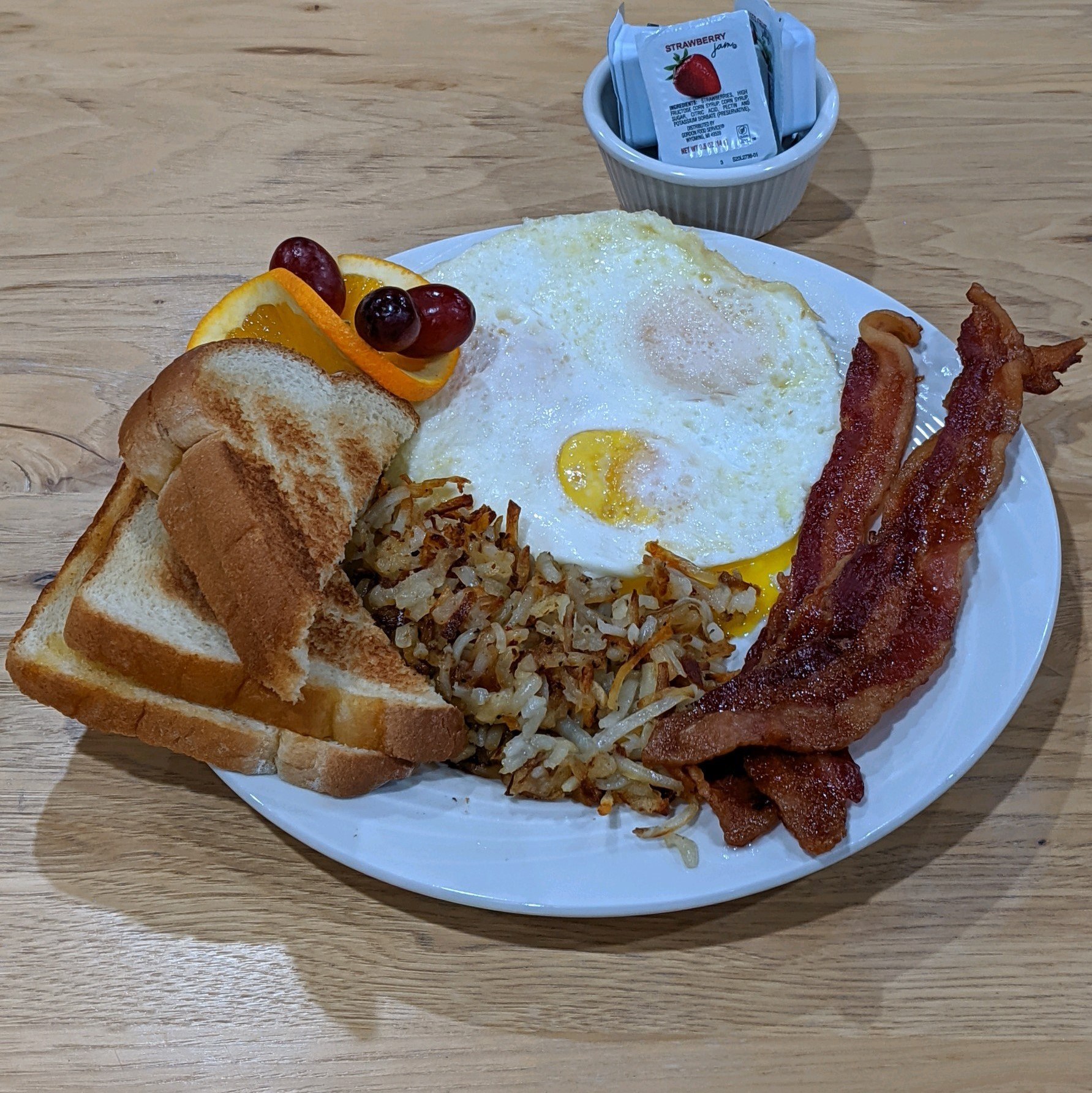 We now serve food at Deer Creek's Clubhouse